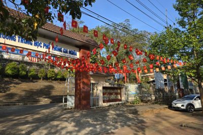 Tuổi trẻ THPT Gia Nghĩa thi đua hưởng ứng ngày hội bầu cử Quốc Hội