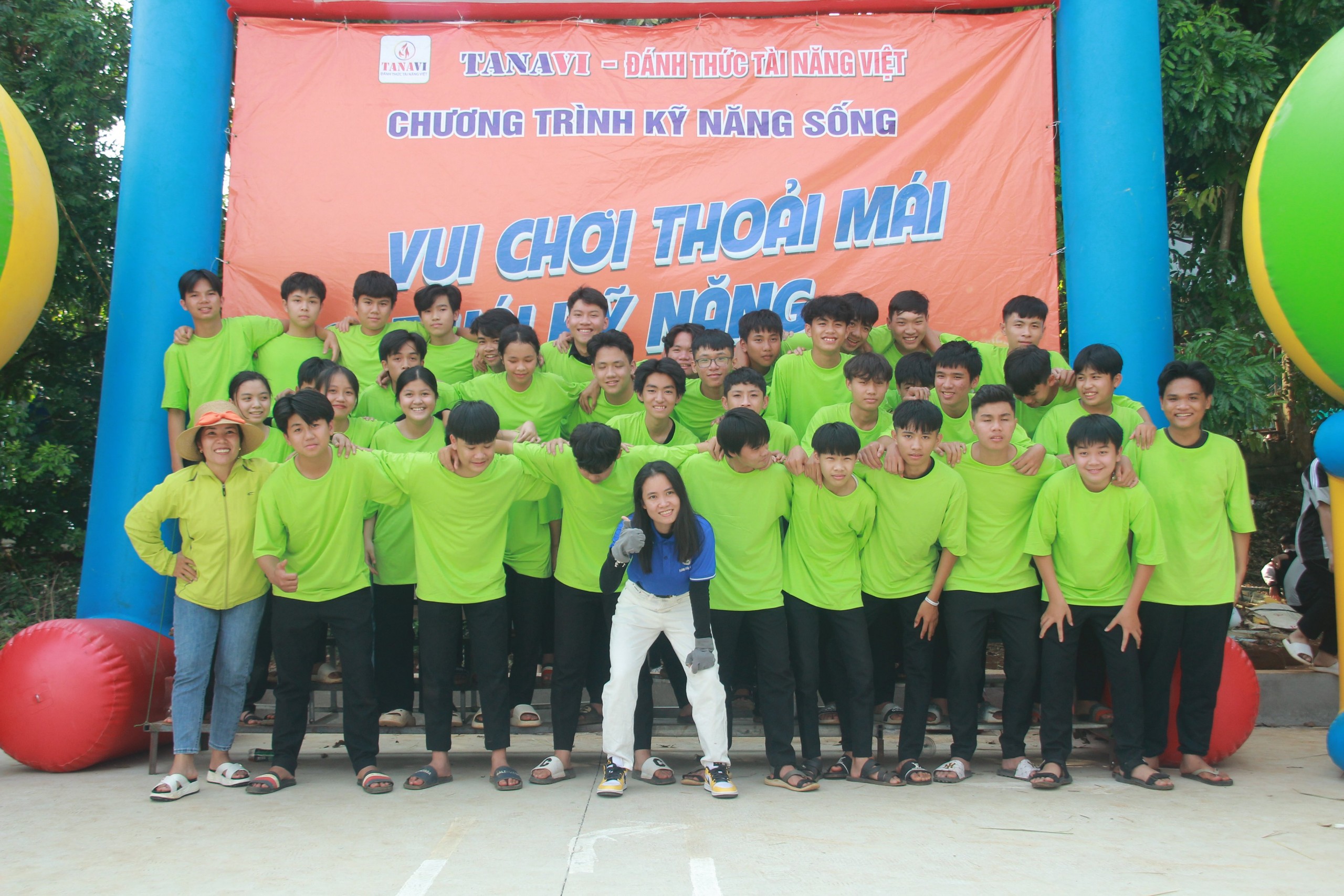Hoạt động kéo co ngày Hội thanh niên khỏe chào mừng 92 năm ngày thành lập Đoàn TNCS Hồ Chí Minh