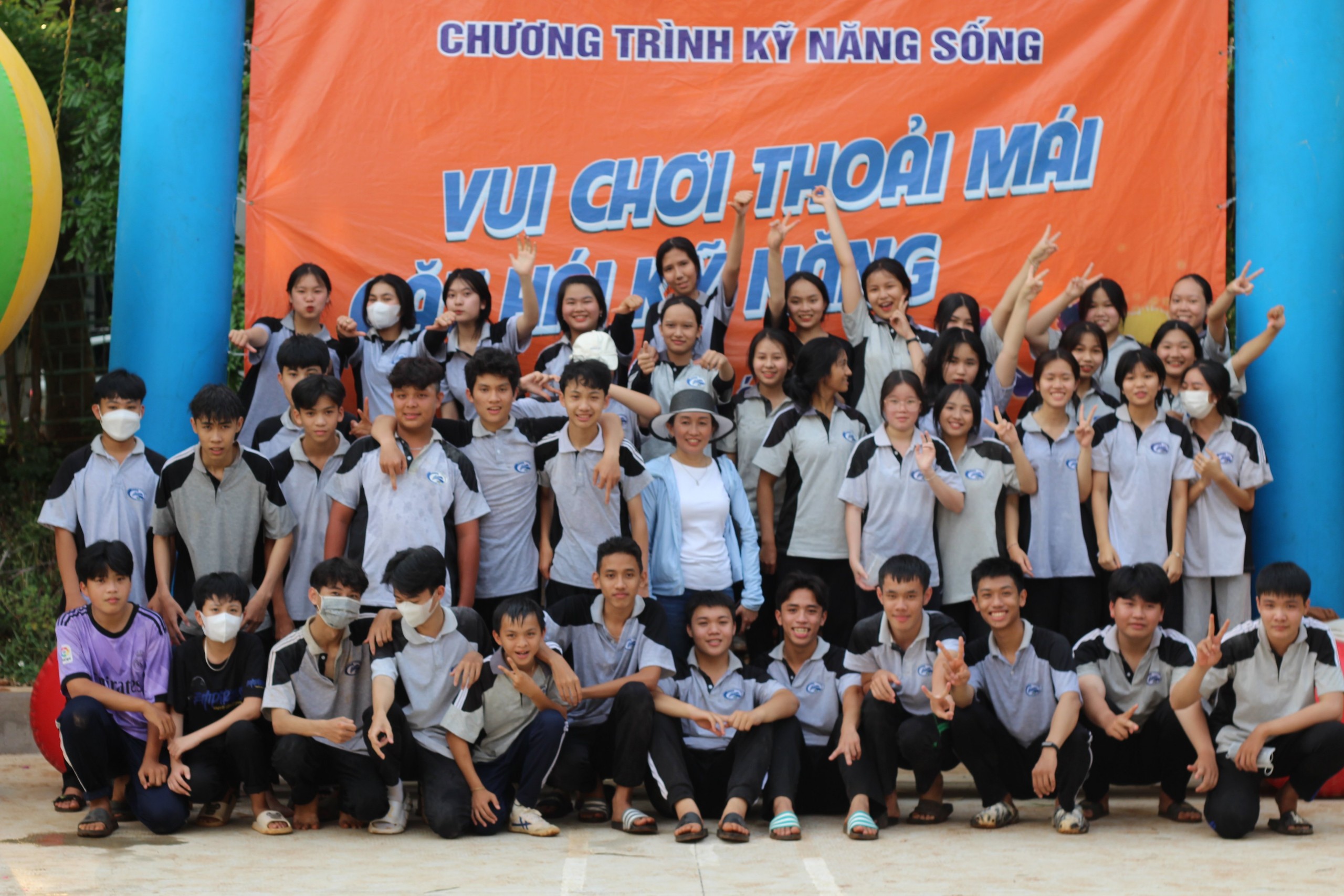 Hoạt động nấu cơm Quang Trung ngày Hội thanh niên khỏe chào mừng 92 năm ngày thành lập Đoàn TNCS Hồ Chí Minh